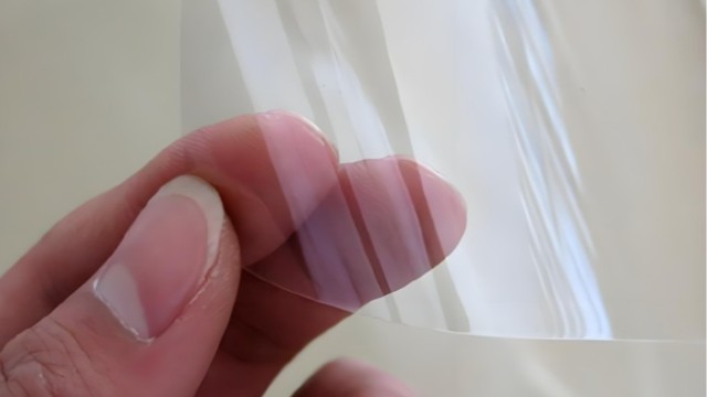 玻璃貼不同材質(zhì)的膜價格差距大嗎？